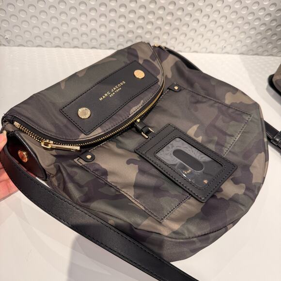 Best Price‼️Marc Jacobs Preppy Natasha Nylon Crossbody 4S5HSMS034H02 Unisex - Picture 2 of 14